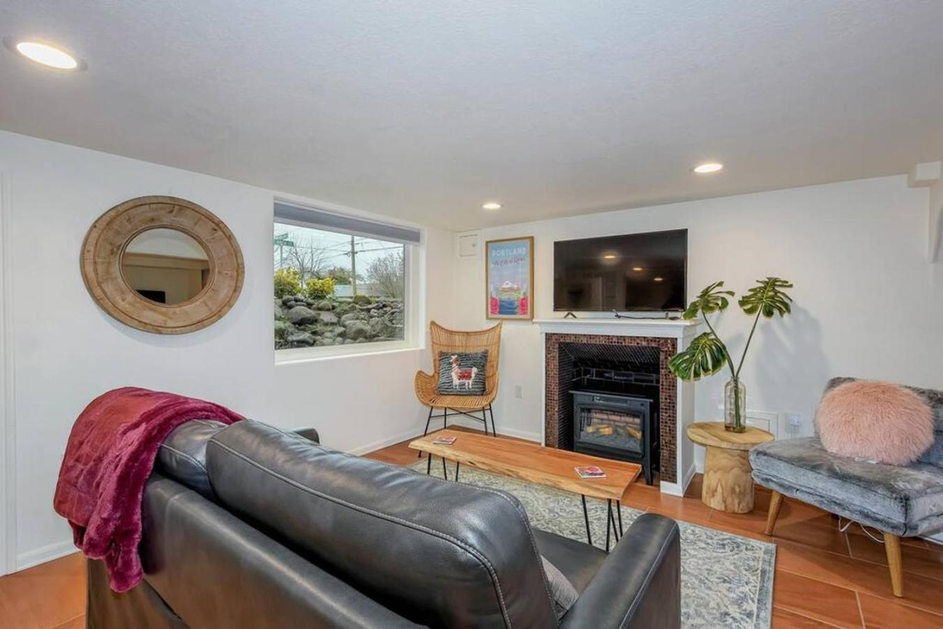 Private New Garden Apartment W Hot Tub Camas Exterior photo