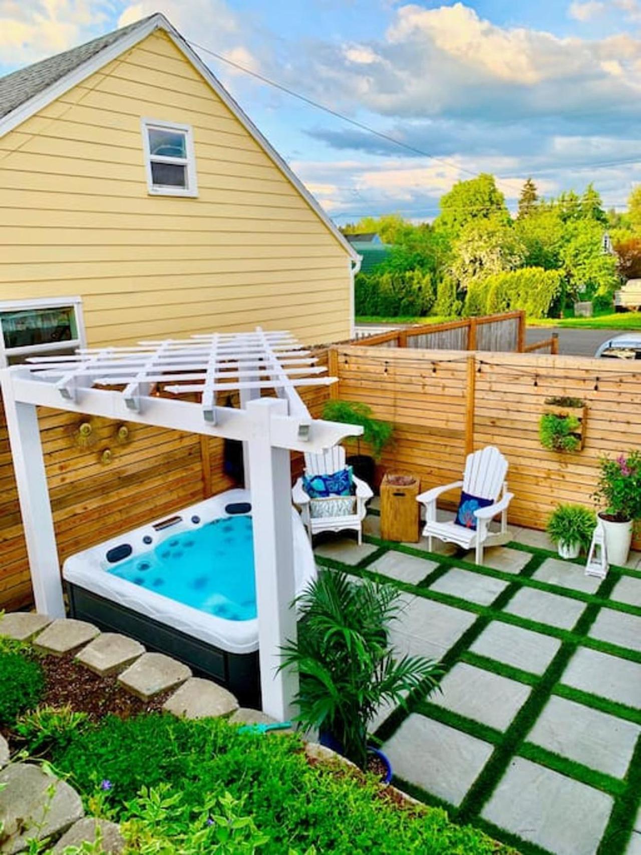 Private New Garden Apartment W Hot Tub Camas Exterior photo